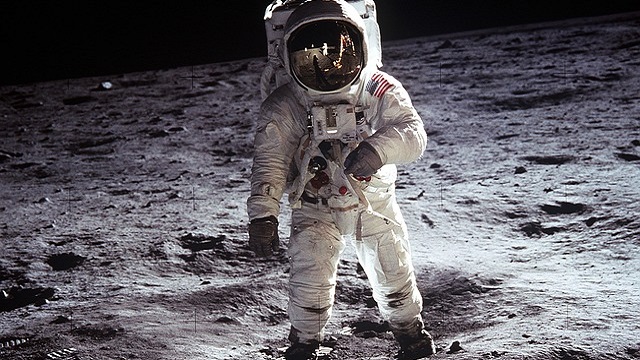 新品 宇宙飛行士 アストロノーツ 薔薇 薔薇 月面着陸 アポロ計画 白 ロンT