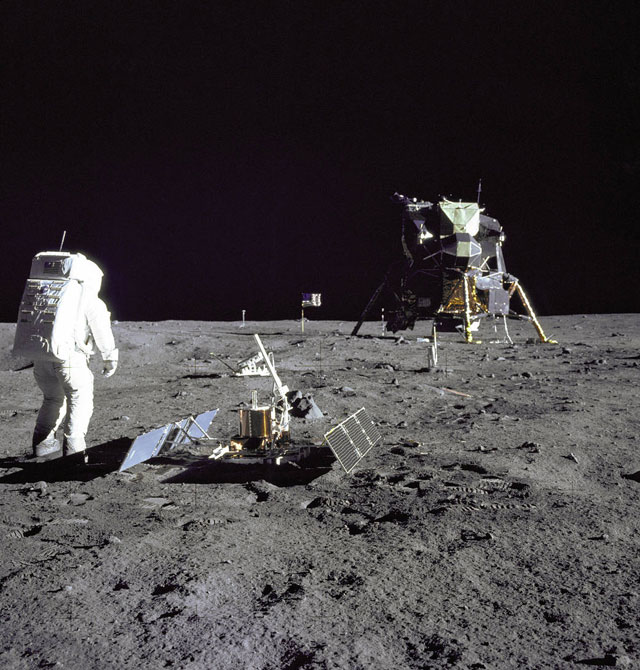 アポロ11号 月面着陸50周年の今、1969年をプレイバック～ | THREEC 